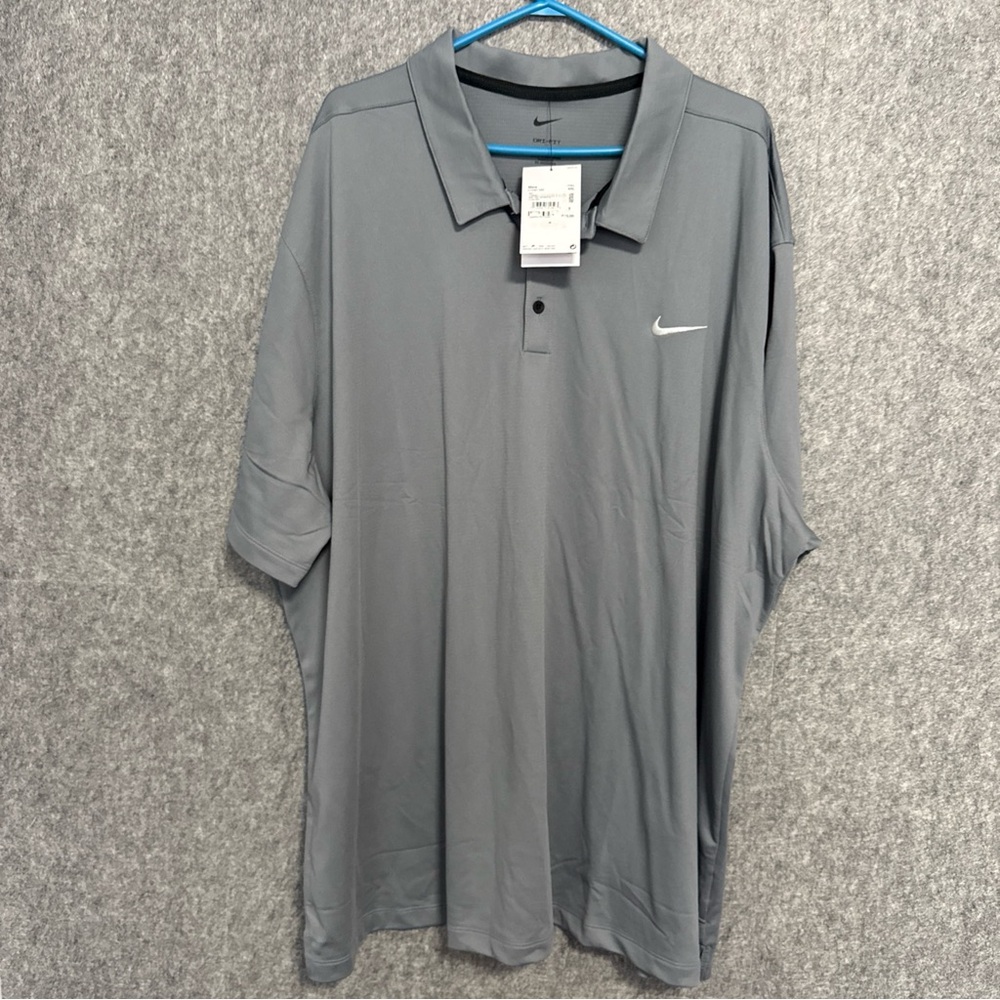 Nike Dri-Fit Men's Charcoal collared  Polo short sleeve shirt.